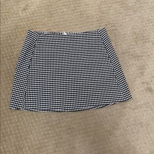 Black and white checkered skirt with pockets
